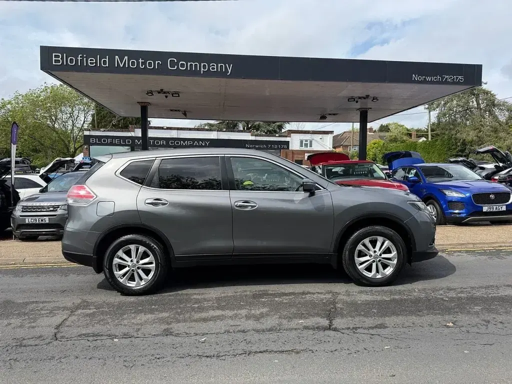 Używany Nissan X-Trail Acenta 130 KM (95 kW) 2015 Szary SUV