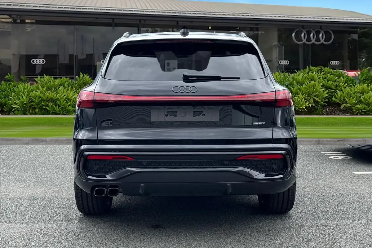 New Audi Q5 Black Edition 204 HP (150 kW) 2026 Black SUV