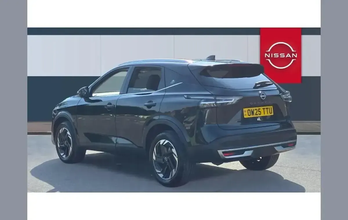 Used Nissan Qashqai N-Connecta 138 HP (101 kW) 2025 Black SUV