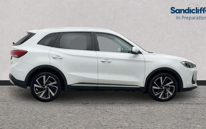 Used MG ZS Trophy 196 HP (144 kW) 2024 Solid  arctic white SUV