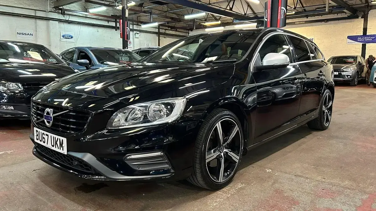 Used Volvo V60 R-Design 2017 Black Estate