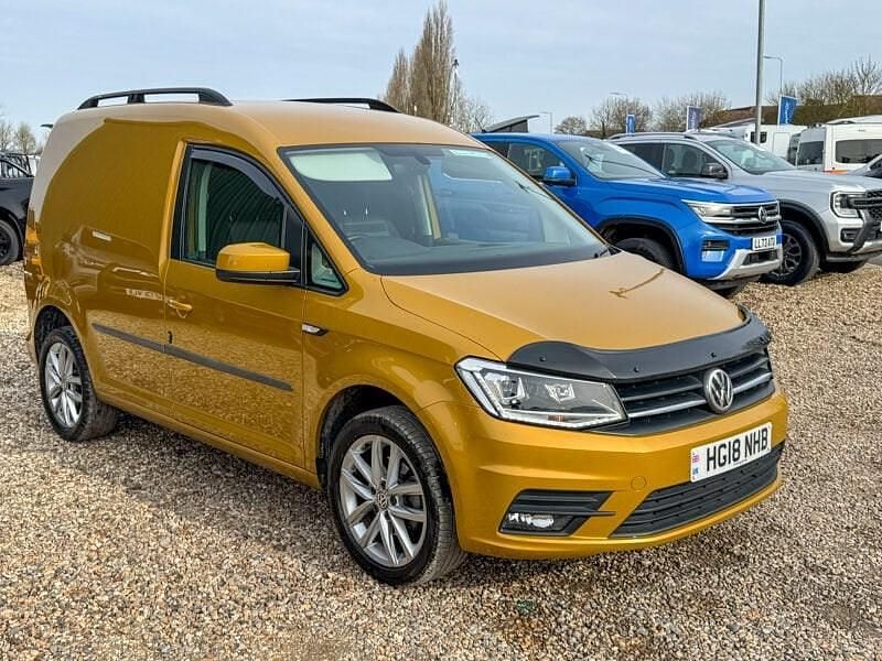 Used VW Caddy Highline 150 HP (110 kW) 2018 Yellow MPV