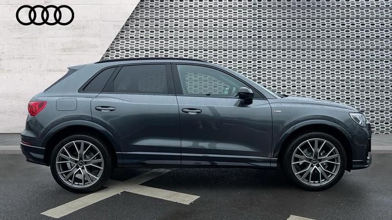 Usado Audi Q3 Black Edition 150 CV (110 kW) 2025 Gris SUV
