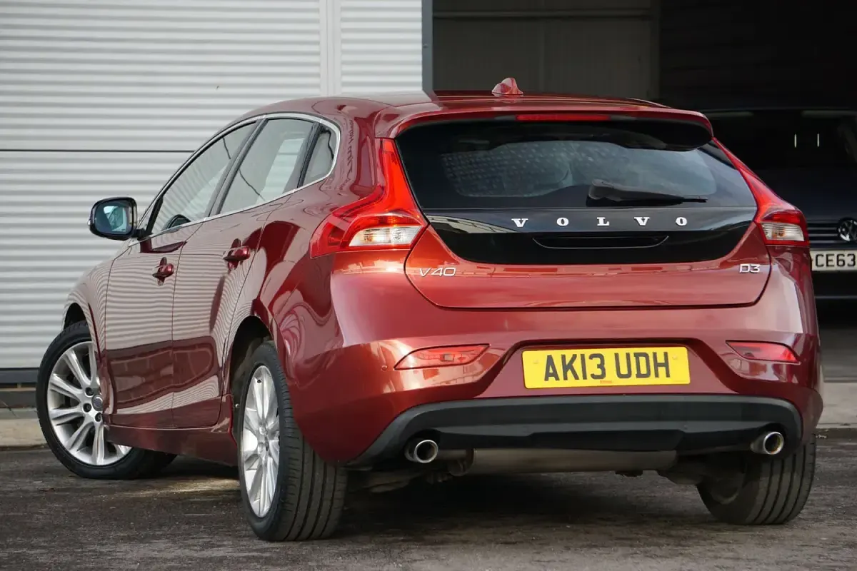 Used Volvo V40 SE 2013 Red Hatchback
