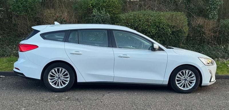 Used Ford Focus Titanium 120 HP (88 kW) 2019 White Estate