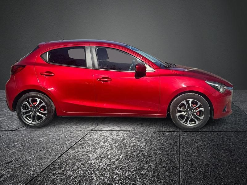 Usado Mazda 2 Inclusive 2015 Vermelho Citadino