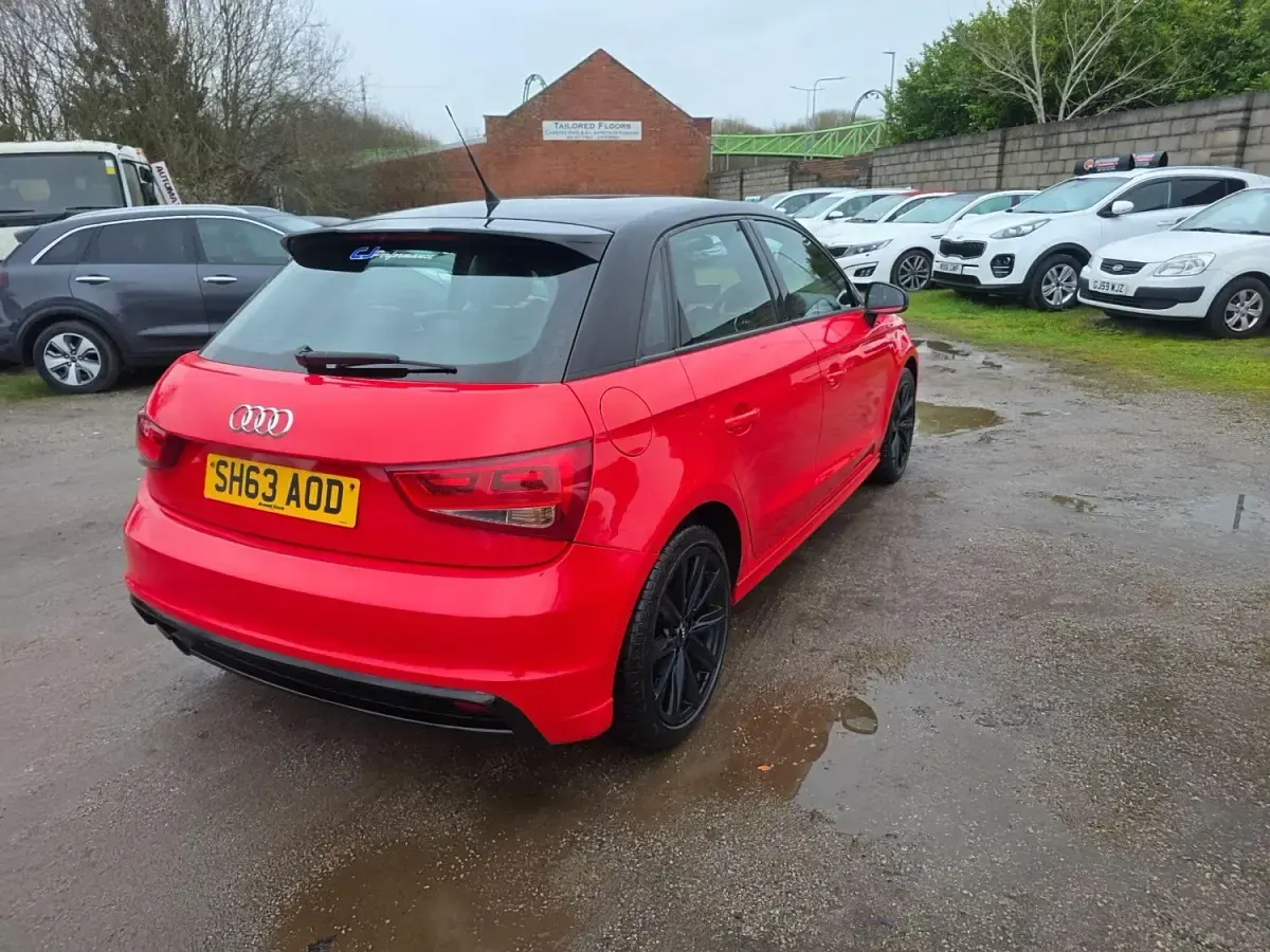 Usado Audi A1 Sportback S-Line 105 CV (77 kW) 2013 Rojo Utilitario