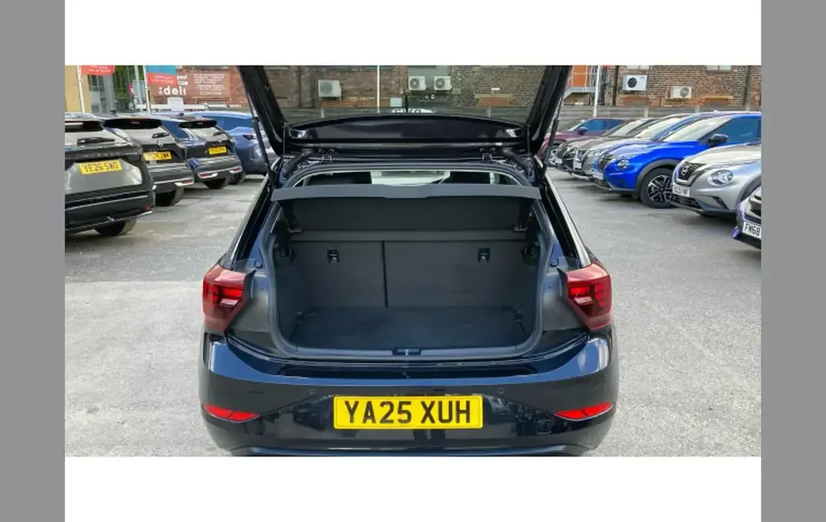Begagnad VW Polo Match 95 HK (69 kW) 2025 Vit Halvkombi