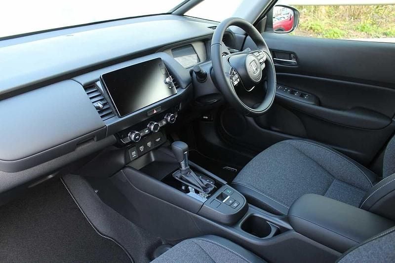 Used Honda Jazz Advance 122 HP (89 kW) 2026 Premium sunlight white Hatchback