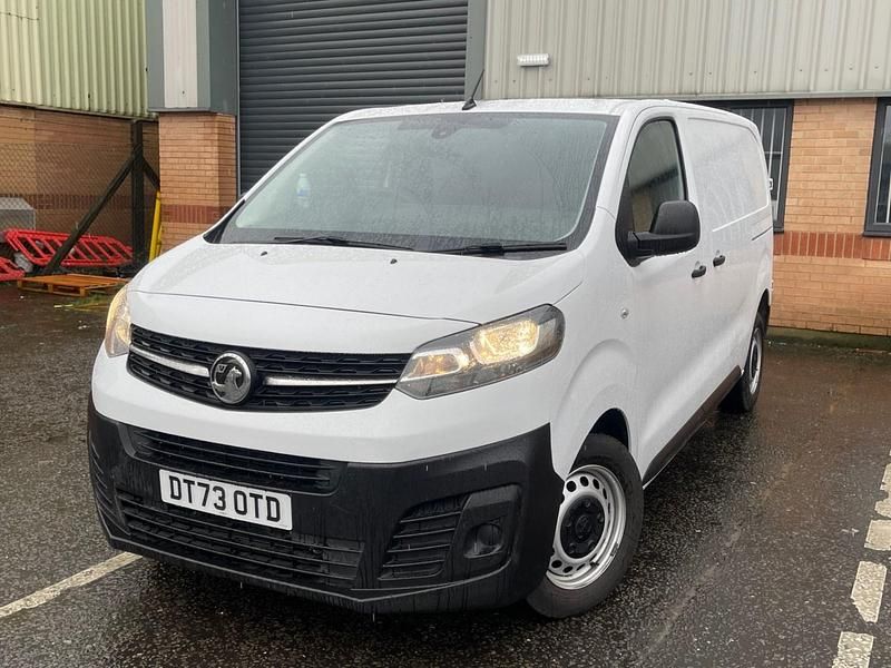 Used Vauxhall Vivaro 100 HP (73 kW) 2024 White MPV