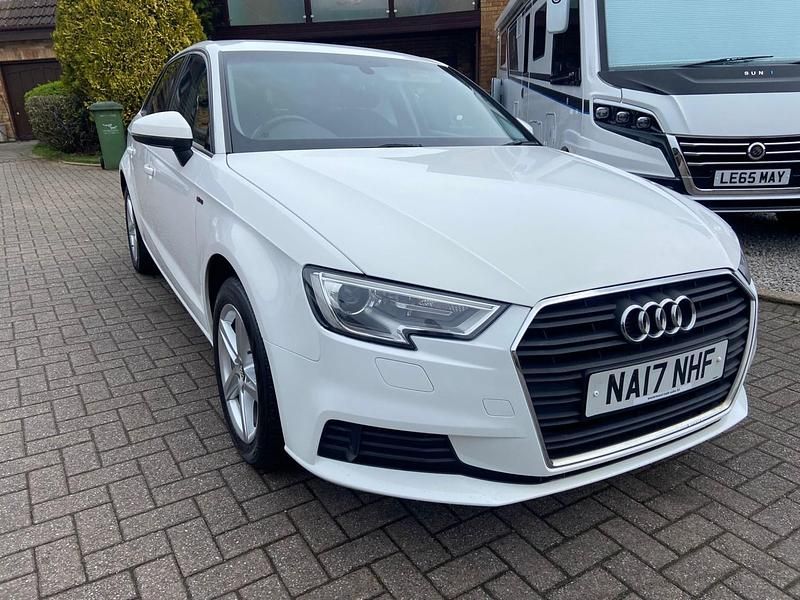 Used Audi A3 Sportback Comfort 116 HP (85 kW) 2017 White Hatchback
