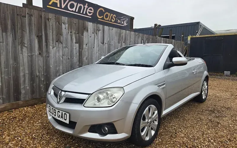 Used Vauxhall Tigra Sport 69 HP (50 kW) 2009 Grey Cabriolet