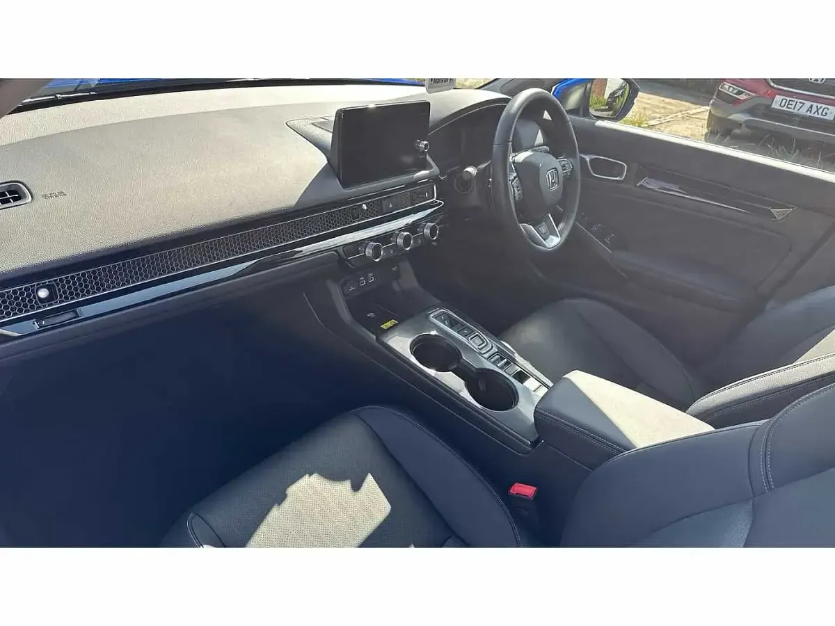 Used Honda Civic Advance 143 HP (105 kW) 2024 Blue  Hatchback