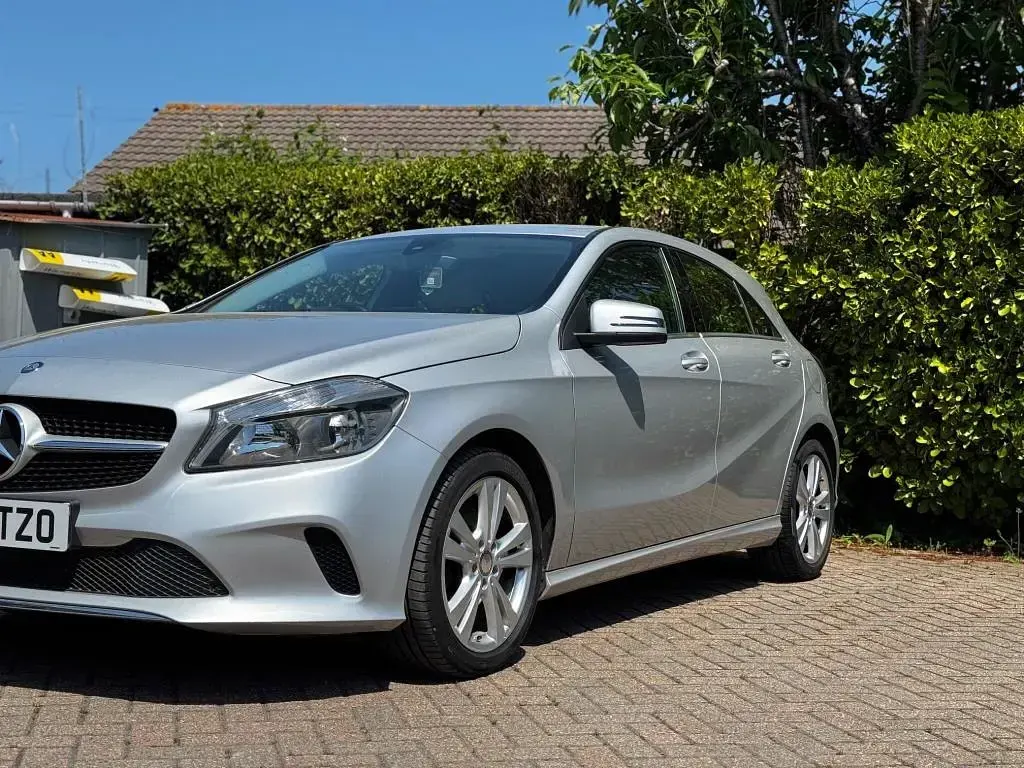 Used Mercedes A180 122 HP (89 kW) 2016 Silver Hatchback
