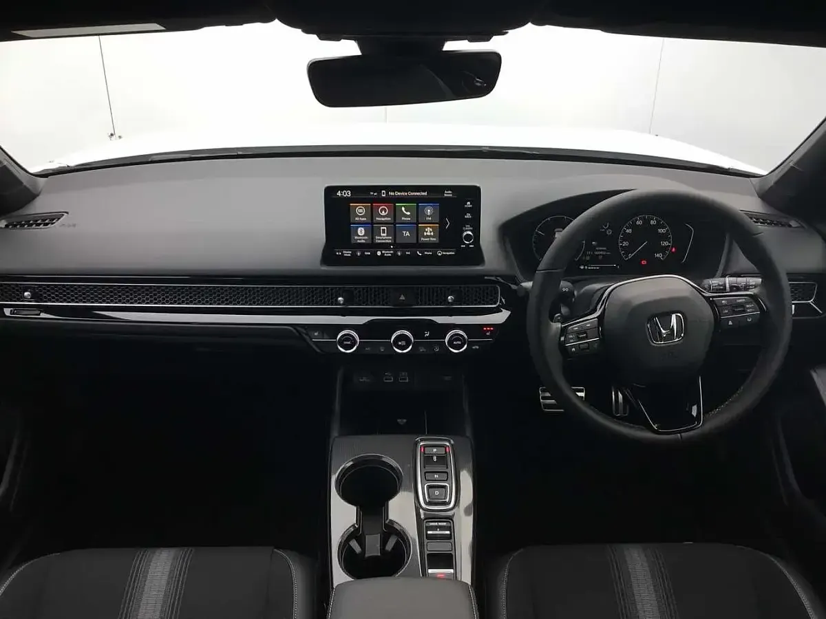 Used Honda Civic Hybrid 182 HP (133 kW) 2025 White Hatchback