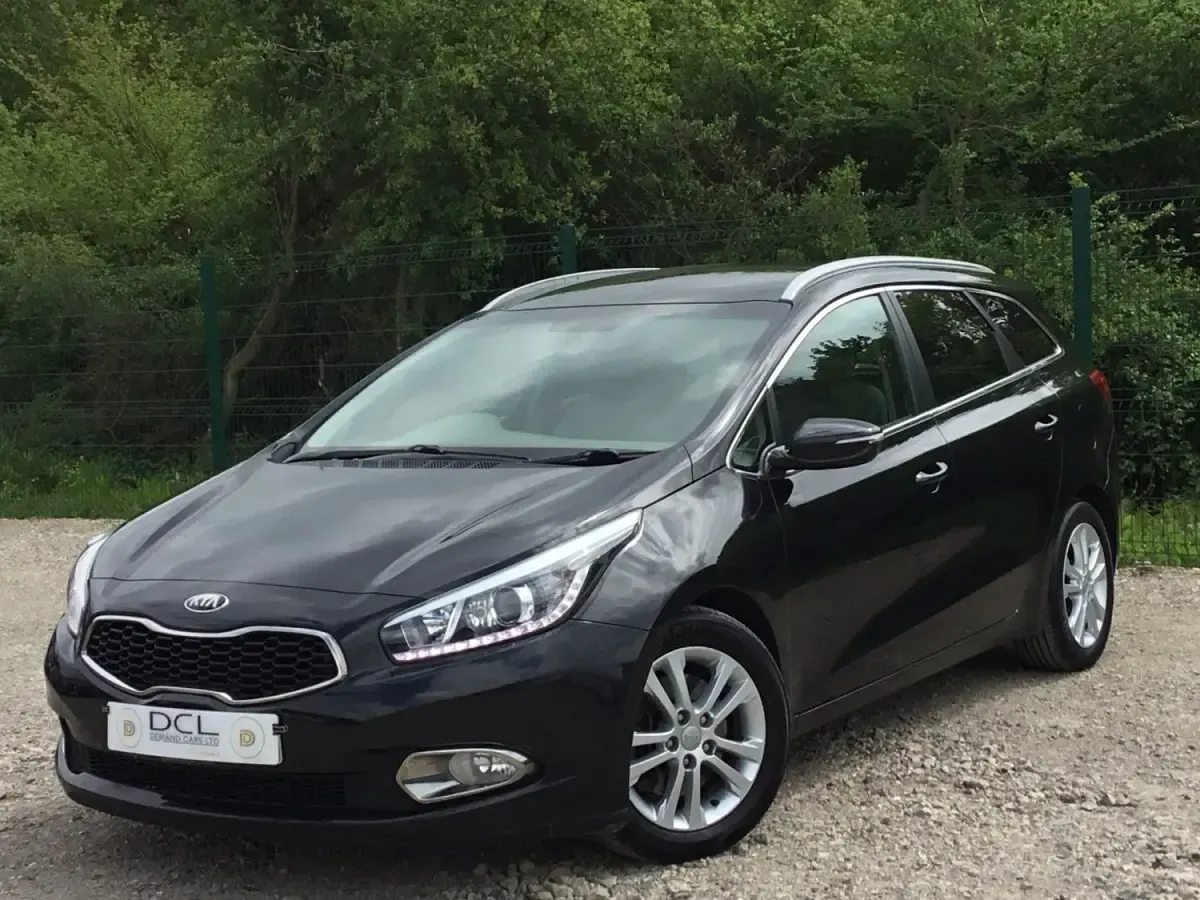Usado Kia Ceed 128 HP (94 kW) 2014 Preto Citadino