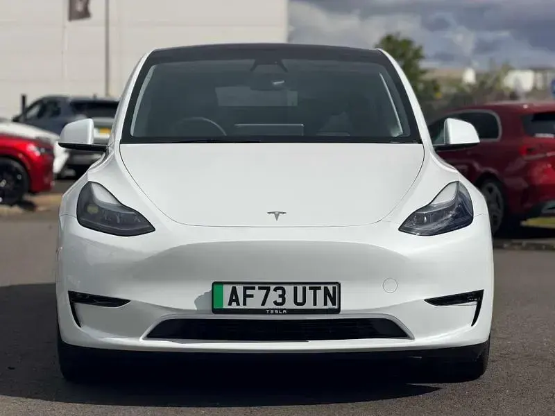 Used Tesla Model Y Performance 392 kW (534 HP) 2023 White SUV