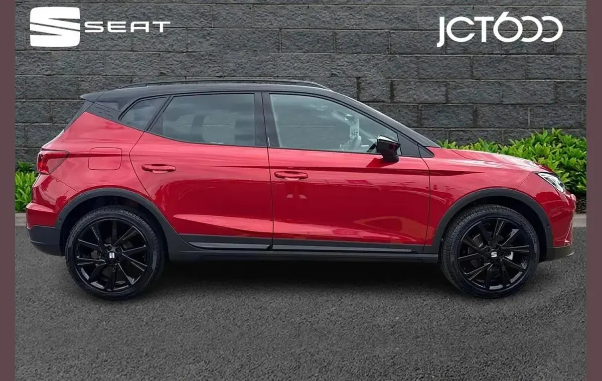 New Seat Arona Black Edition 113 HP (83 kW) 2025 Red SUV