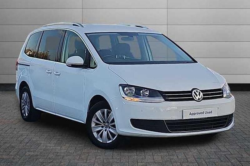 White Used 2017 VW Sharan SE MPV | £11,991 (Fair price) - Image 1/4