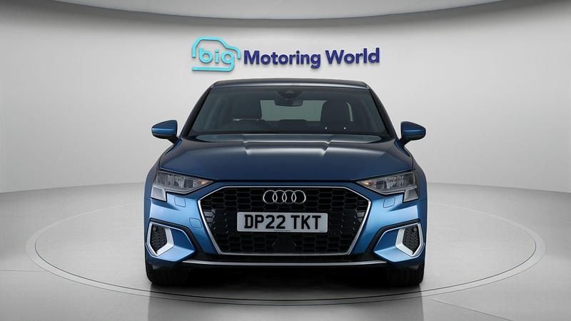 Używany Audi A3 Sport 148 KM (108 kW) 2022 Niebieski Sedan/Limuzyna