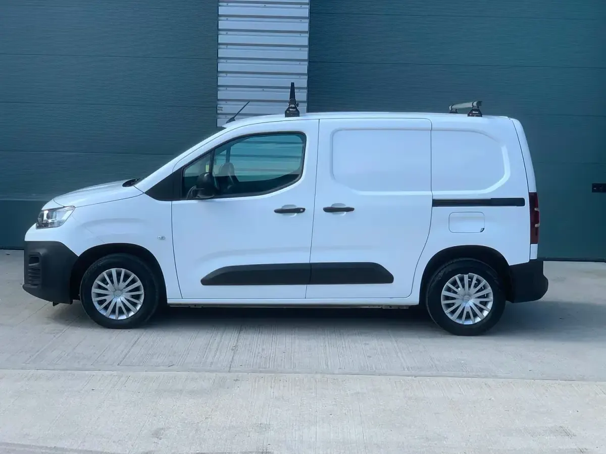 Used Citroën Berlingo Start 2020 White MPV