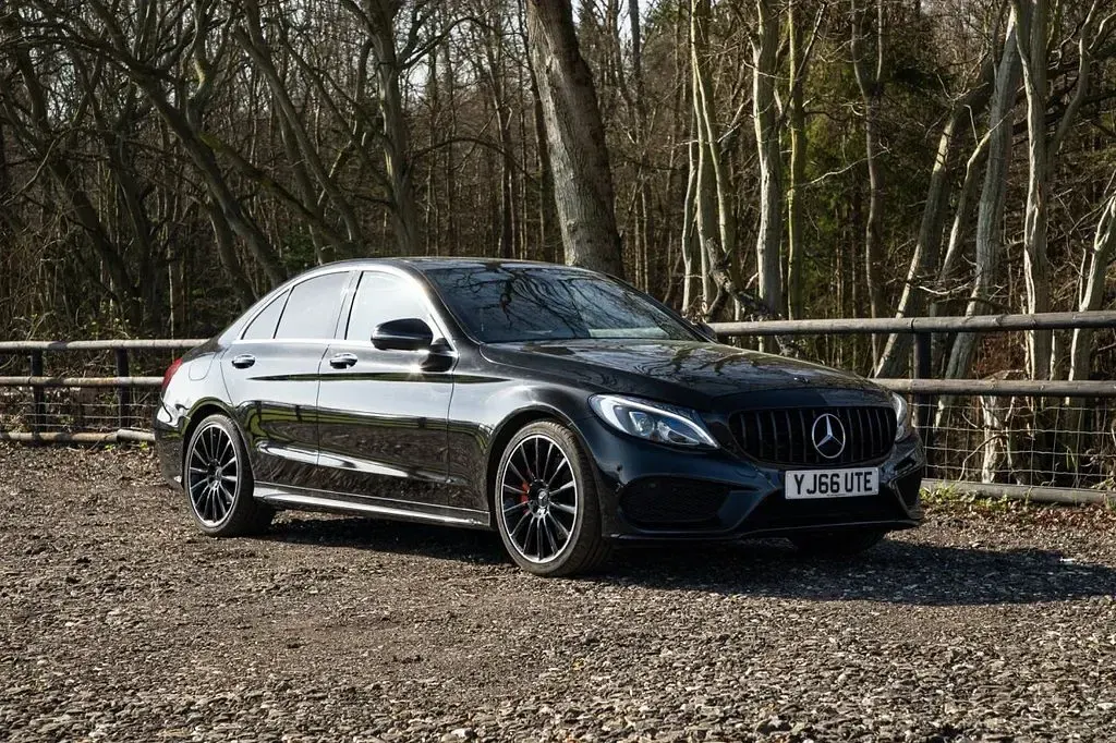 Used Mercedes C250 AMG Line Premium Plus 204 HP (150 kW) 2016 Sedan