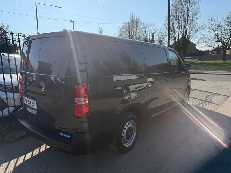 Nouă Vauxhall Vivaro 2026 Gri Monovolum