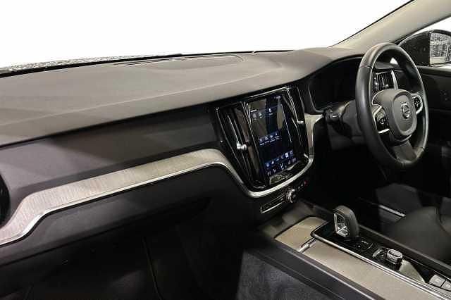 Used Volvo V60 CC 247 HP (181 kW) 2022 Grey Estate