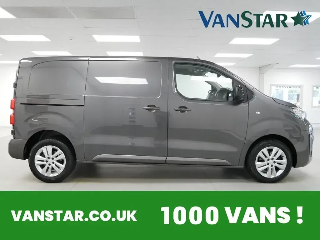 Used Peugeot Expert Premium 145 HP (106 kW) 2024 Grey Van
