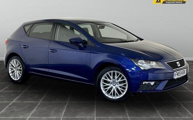 Blue Used 2019 Seat Leon SE Dynamic Hatchback | £6,195 (Good price) - Image 1/2