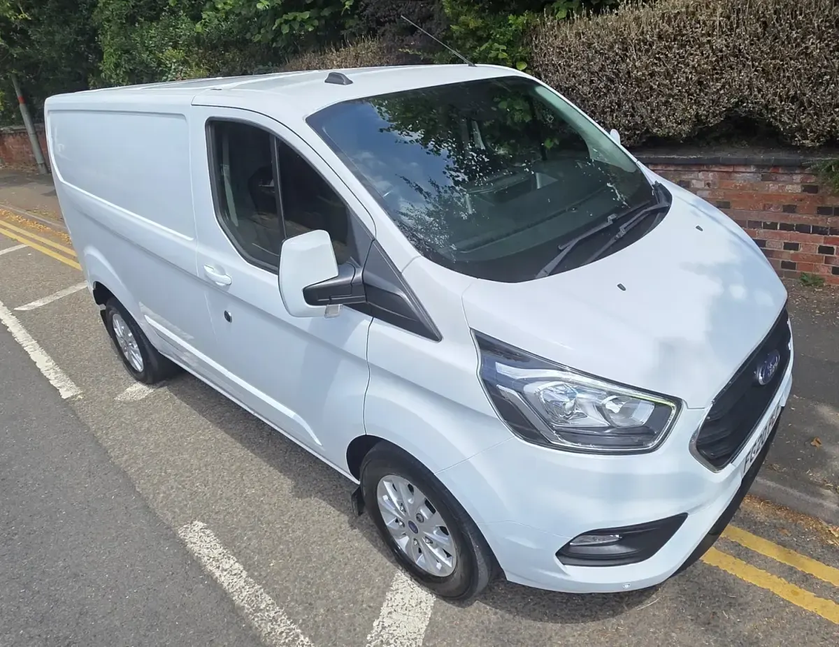 Used Ford Transit Custom Limited 130 HP (95 kW) 2020 White Van