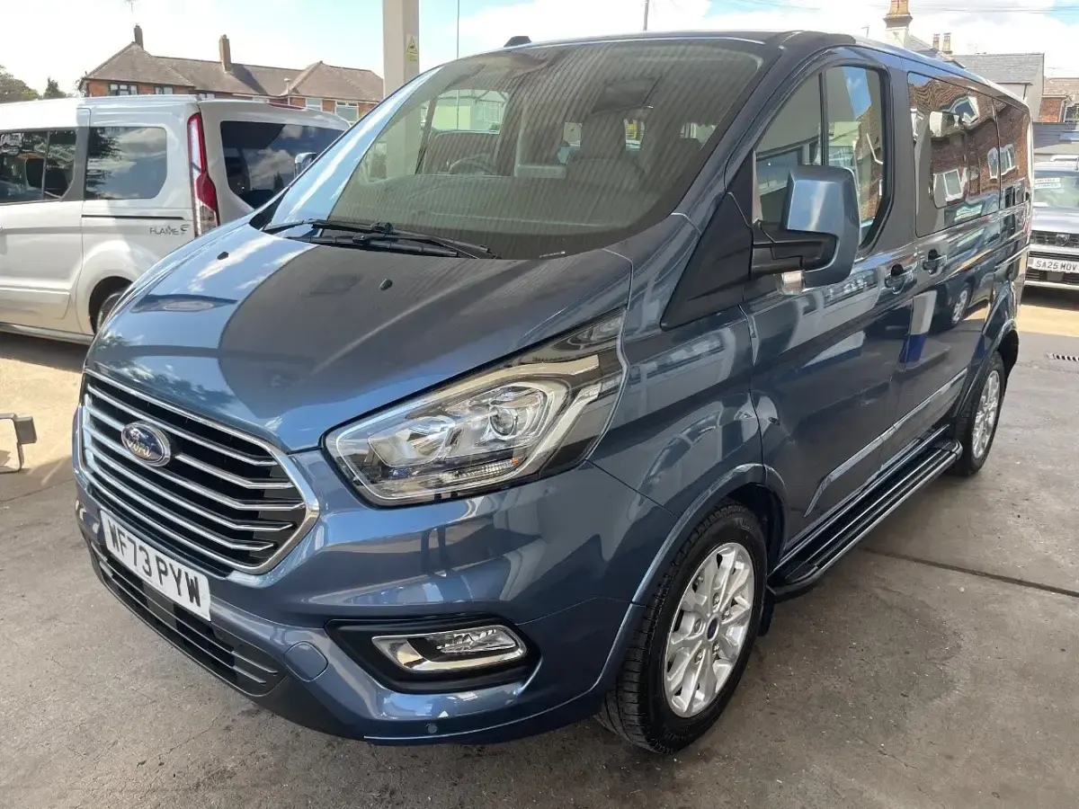 Used Ford Tourneo Custom Titanium 130 HP (95 kW) 2023 Blue Van