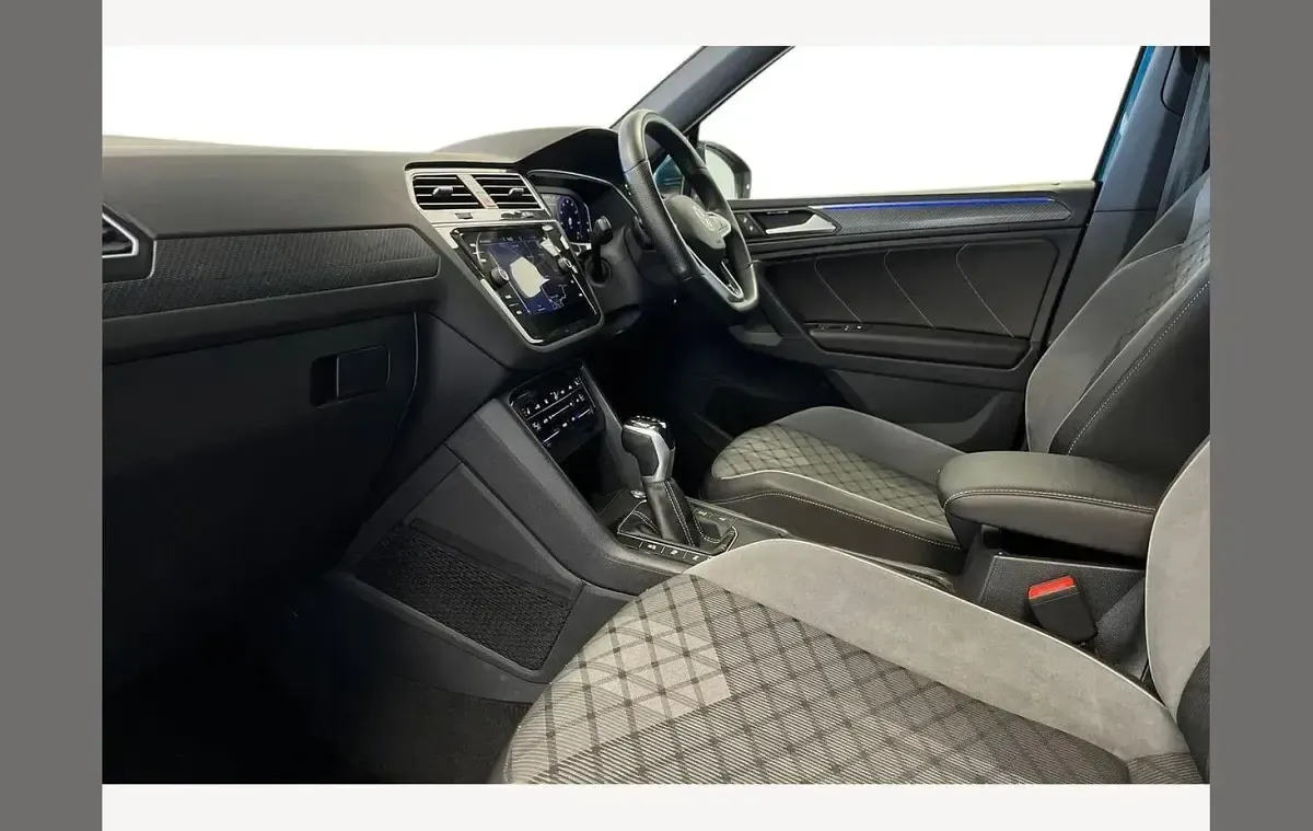 Used VW Tiguan R-line 150 HP (110 kW) 2023 Nightshade blue SUV