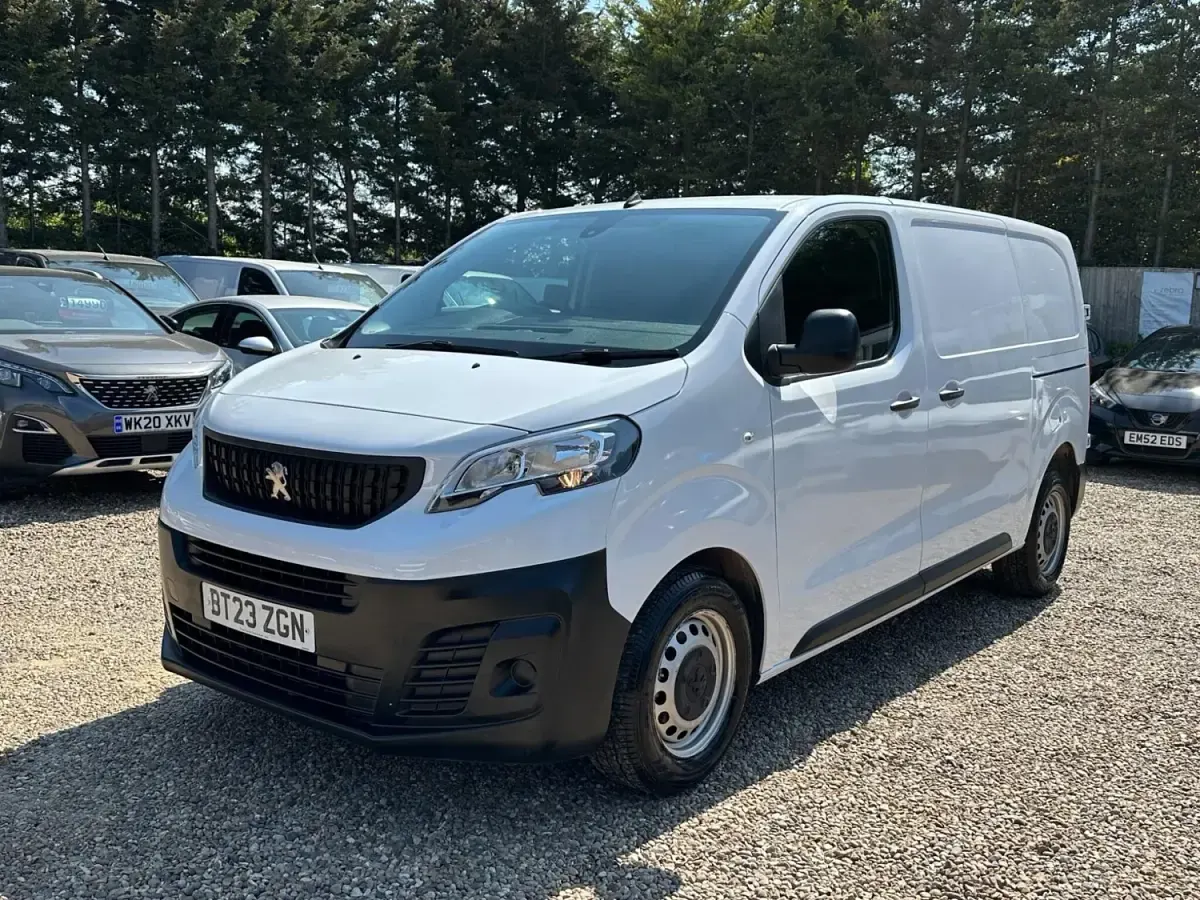 Second-hand Peugeot Expert Premium 2023 Alb Van