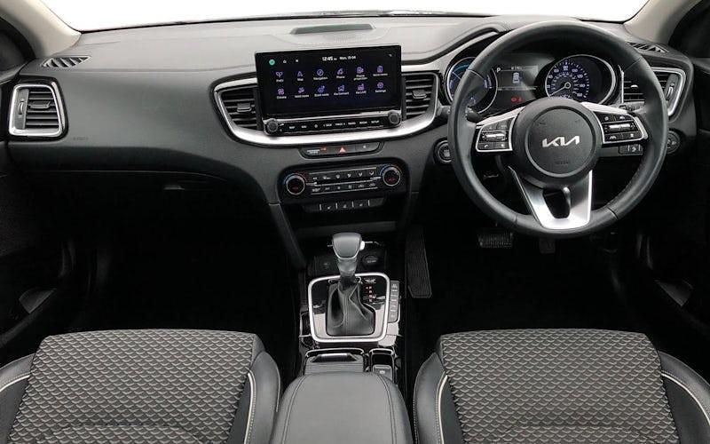 Usado Kia XCeed 141 HP (103 kW) 2023 Preto SUV
