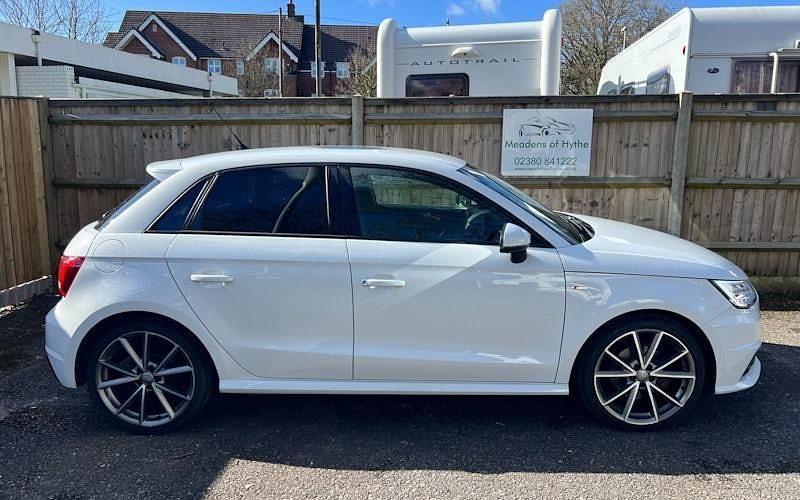 Used Audi A1 Sportback Black Edition 116 HP (85 kW) 2017 White Hatchback