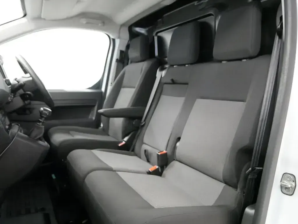 Used Vauxhall Vivaro Edition 100 HP (73 kW) 2023 White MPV