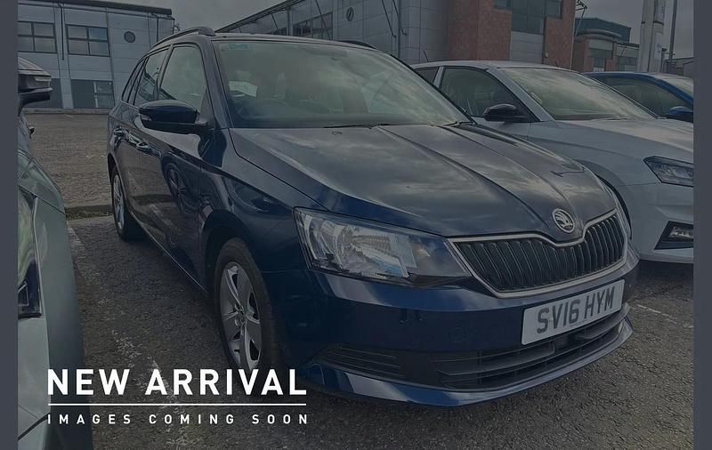 Used Skoda Fabia SE 88 HP (64 kW) 2016 Blue Estate