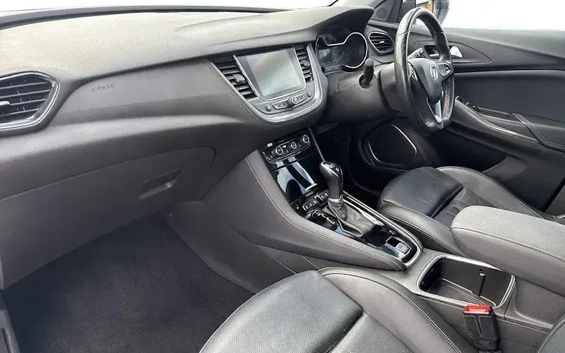 Used Vauxhall Grandland X Elite 131 HP (96 kW) 2021 White SUV