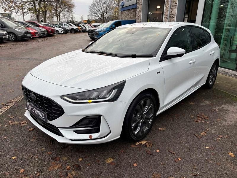 Used Ford Focus ST-Line 125 HP (91 kW) 2023 White Hatchback