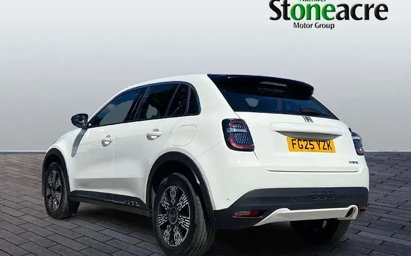Used Fiat 600 101 HP (74 kW) 2025 White SUV
