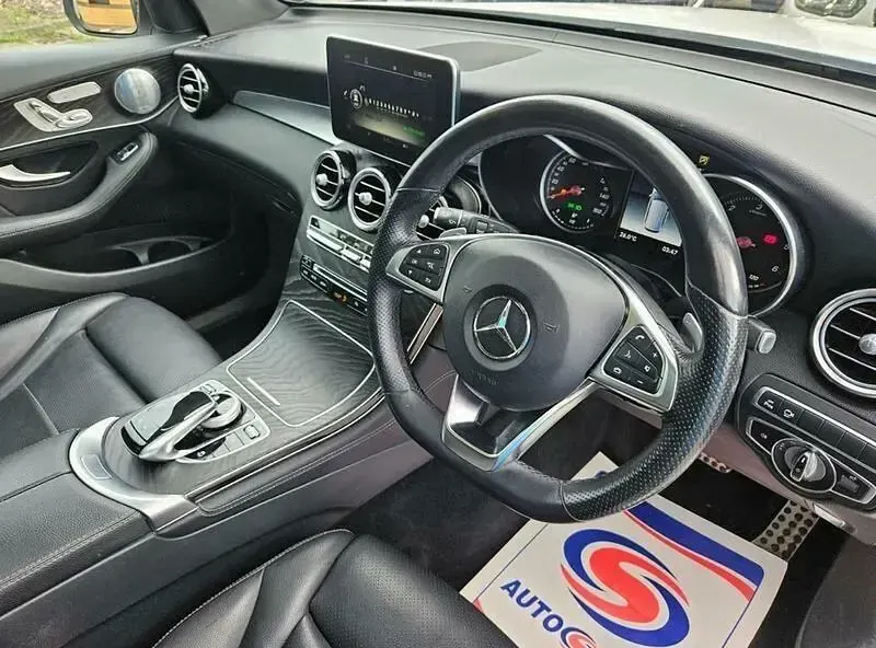 Second-hand Mercedes GLC220 Premium Plus 170 CP (125 kW) 2019 Alb SUV