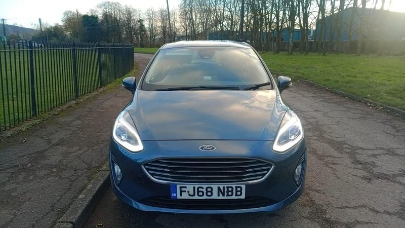 Used Ford Fiesta Zetec 100 HP (73 kW) 2018 Blue Hatchback