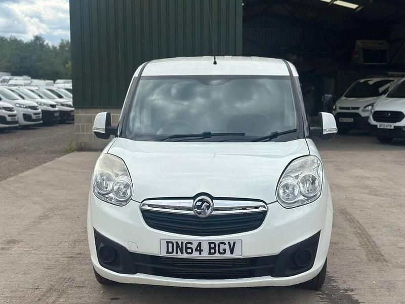Second-hand Vauxhall Combo Sportive 2014 Alb Monovolum