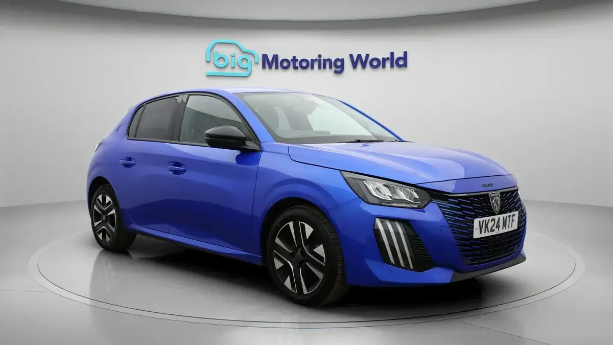 Used Peugeot 208 Allure 101 HP (74 kW) 2024 Hatchback