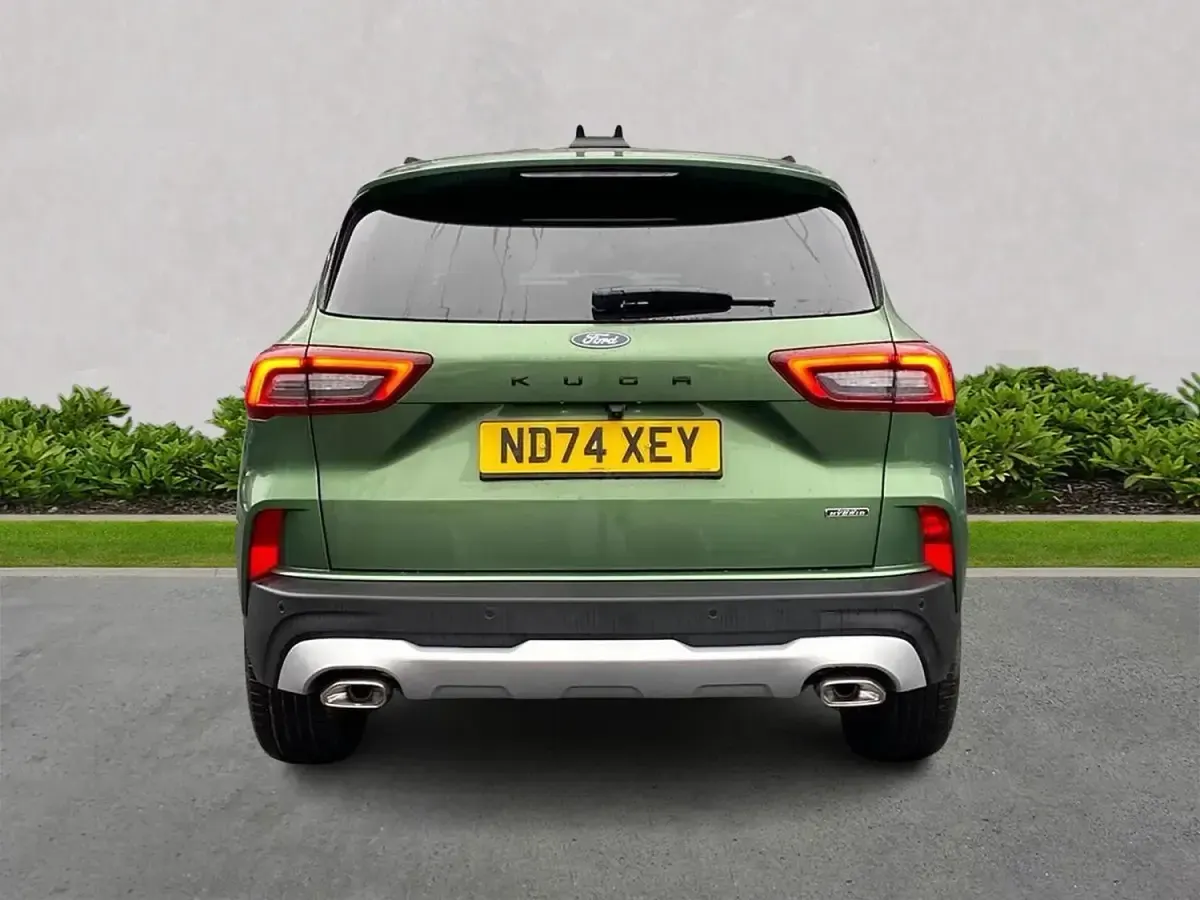 Begagnad Ford Kuga Active 2025 Grön SUV