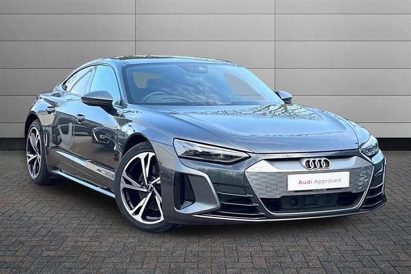 Used Audi e-tron GT quattro Comfort 389 kW (530 HP) 2023 Daytona grey Sedan