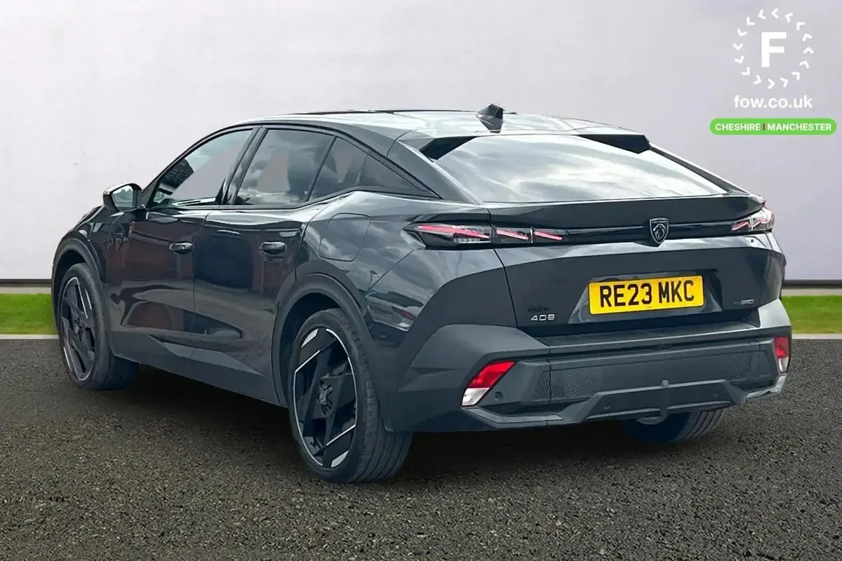 Begagnad Peugeot 408 GTi 2023 Grå SUV
