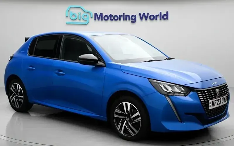 Używany Peugeot 208 Allure+ 102 KM (75 kW) 2023 Hatchback
