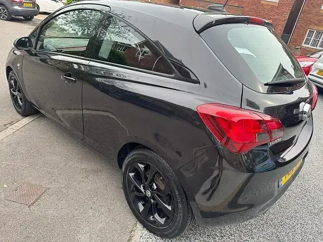 Used Vauxhall Corsa SRi 88 HP (64 kW) 2016 Black Hatchback